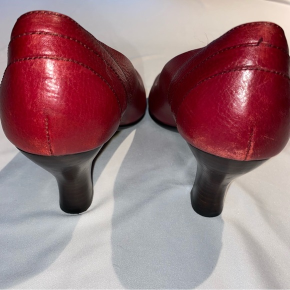 Söfft Deep Red Leather Low Heels - Picture 7 of 10